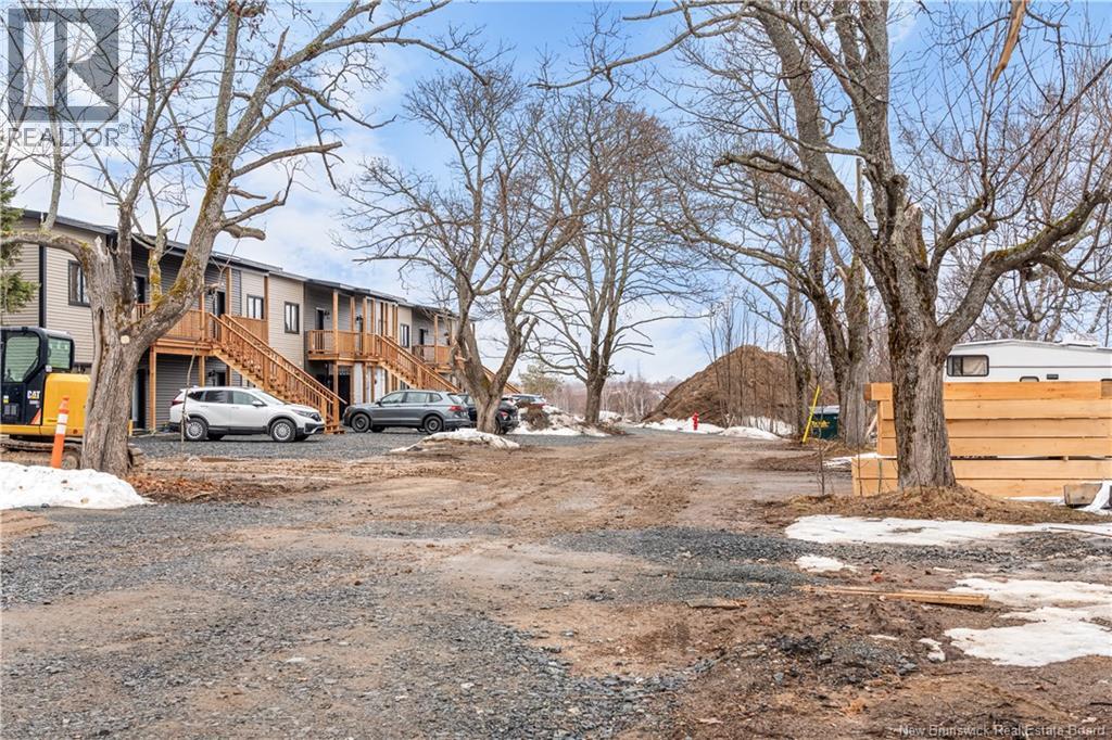 1300 Golden Park Circle Unit# 4, Bathurst, New Brunswick  E2A 1V1 - Photo 3 - NB138017