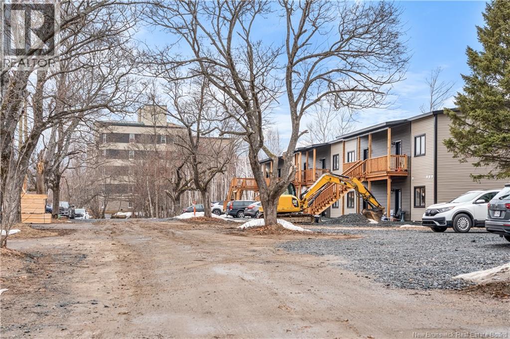 1300 Golden Park Circle Unit# 4, Bathurst, New Brunswick  E2A 1V1 - Photo 5 - NB138017