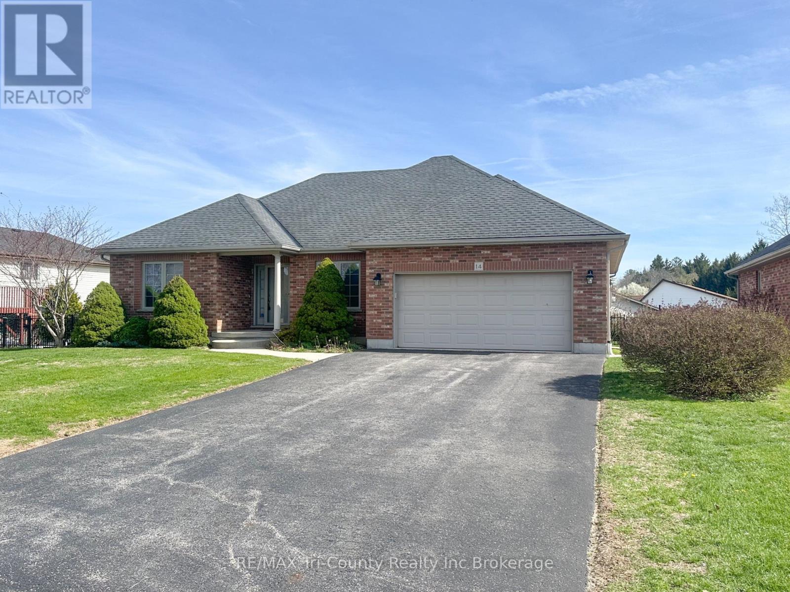 14 Yeager Avenue, Norfolk, Ontario  N3Y 5M6 - Photo 2 - X13047080