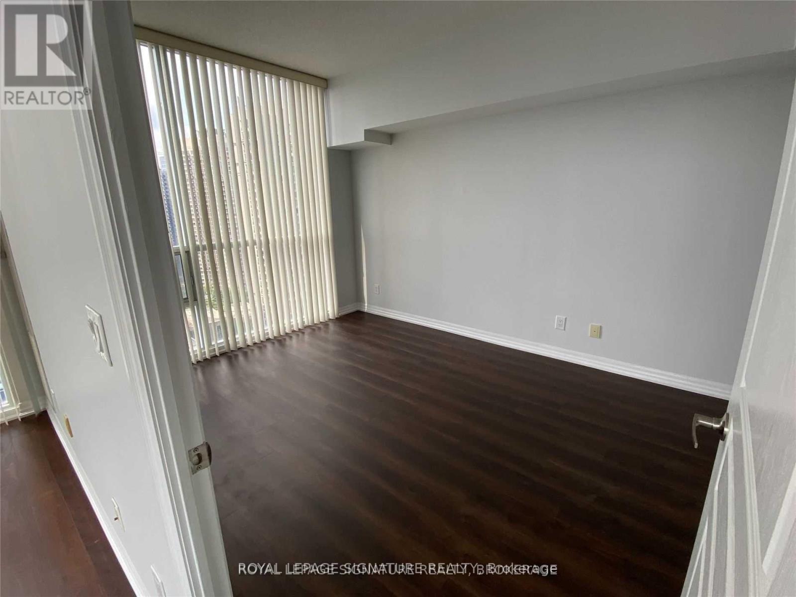 2205 - 223 Webb Drive, Mississauga, Ontario  L5B 0E8 - Photo 5 - W13047830