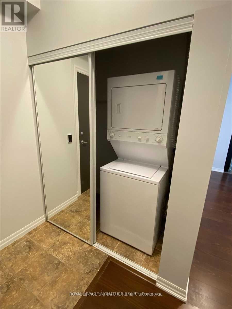 2205 - 223 Webb Drive, Mississauga, Ontario  L5B 0E8 - Photo 7 - W13047830