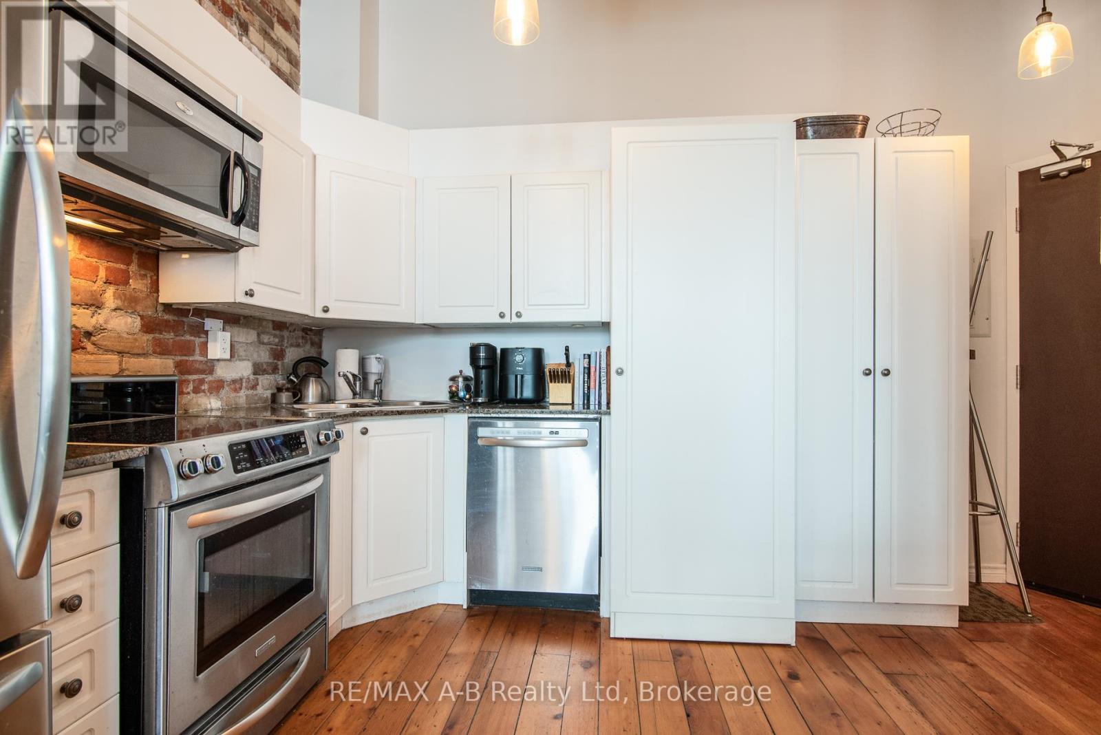 #201 - 66 Wellington Street, Stratford, Ontario  N5A 2L2 - Photo 4 - X13018218