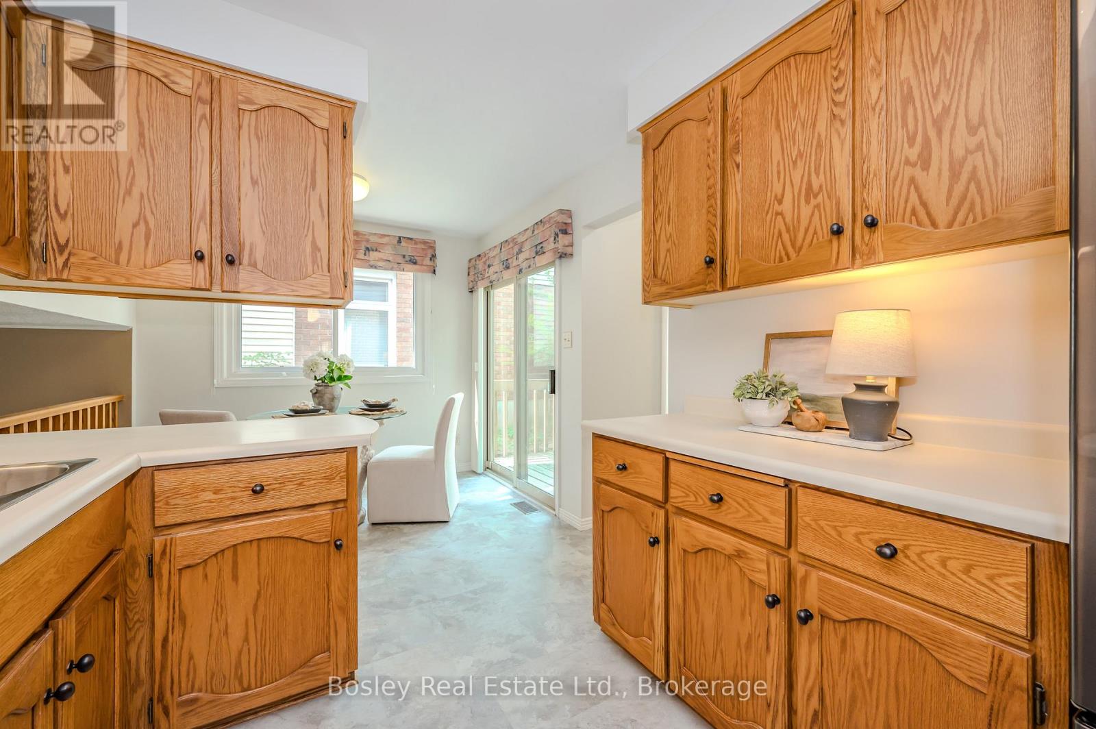 2 Pickwick Place, Guelph (Willow West/sugarbush/west Acres), Ontario  N1H 7V8 - Photo 14 - X12489836