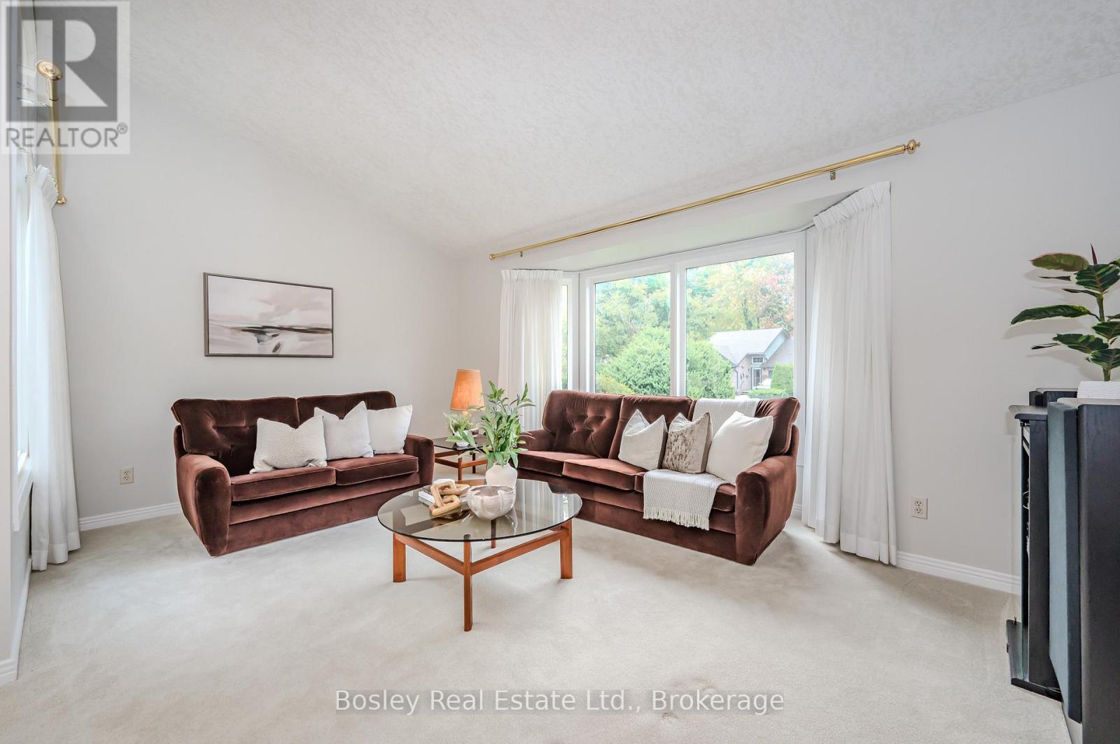 2 Pickwick Place, Guelph (Willow West/sugarbush/west Acres), Ontario  N1H 7V8 - Photo 9 - X12489836