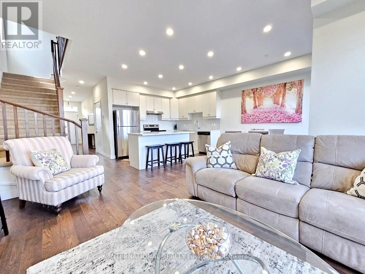 134 Bedrock Drive, Hamilton, Ontario  L8J 0K6 - Photo 2 - X13030460