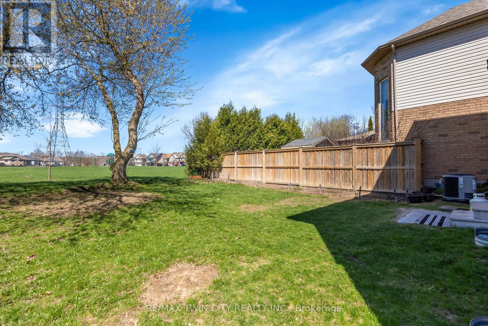 661 Doon South Drive, Kitchener, Ontario  N2P 0H5 - Photo 36 - X13047802