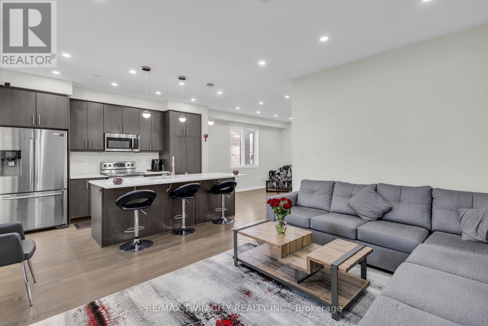 661 Doon South Drive, Kitchener, Ontario  N2P 0H5 - Photo 9 - X13047802