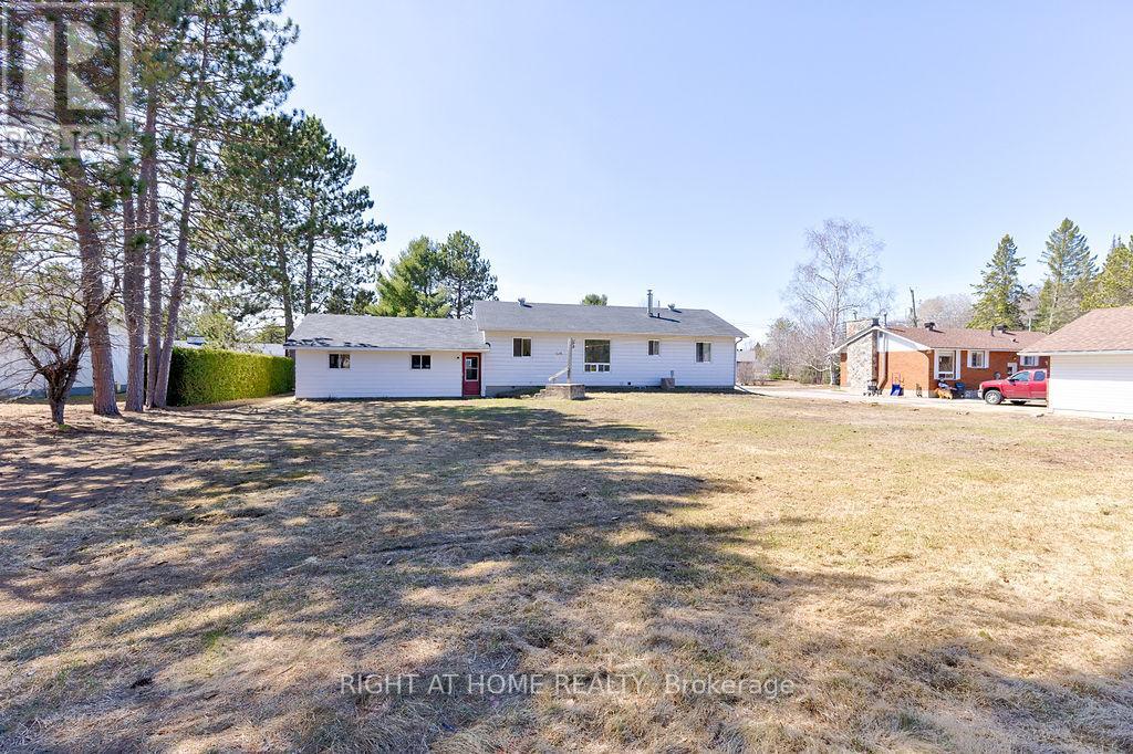 28 Jackpine Street, Madawaska Valley, Ontario  K0J 1B0 - Photo 11 - X12630234