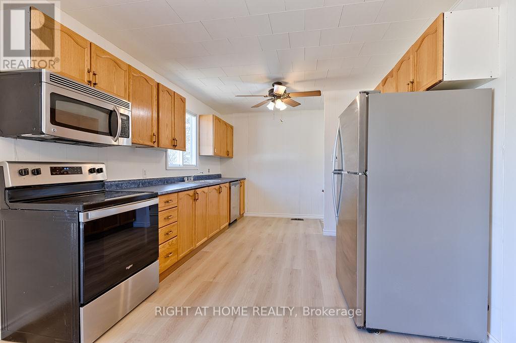 28 Jackpine Street, Madawaska Valley, Ontario  K0J 1B0 - Photo 16 - X12630234