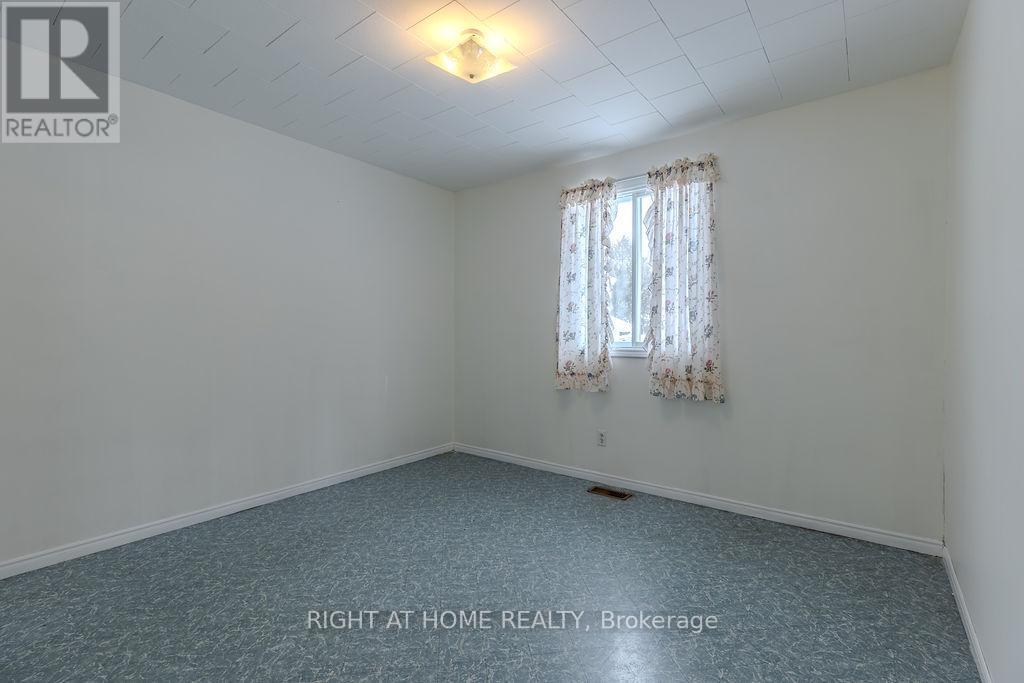 28 Jackpine Street, Madawaska Valley, Ontario  K0J 1B0 - Photo 23 - X12630234