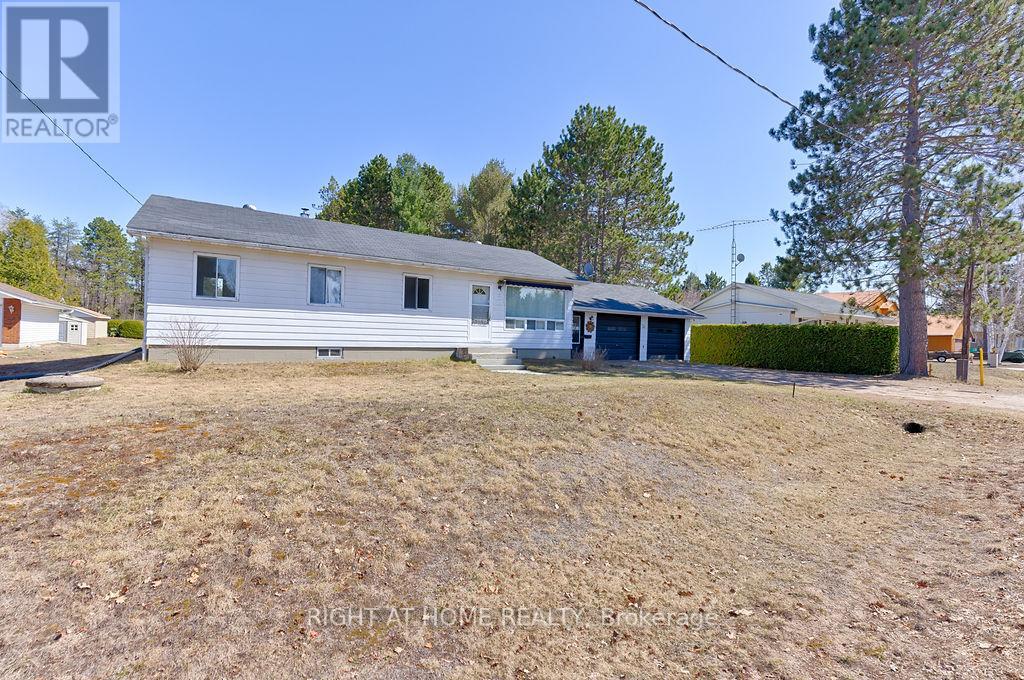 28 Jackpine Street, Madawaska Valley, Ontario  K0J 1B0 - Photo 8 - X12630234