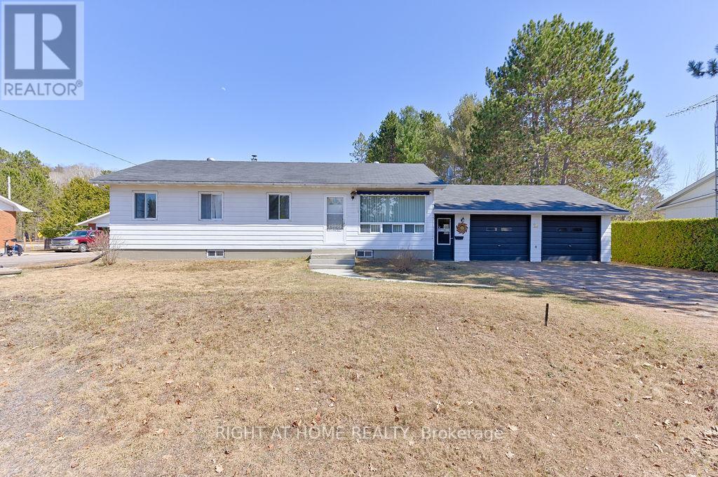 28 Jackpine Street, Madawaska Valley, Ontario  K0J 1B0 - Photo 7 - X12630234