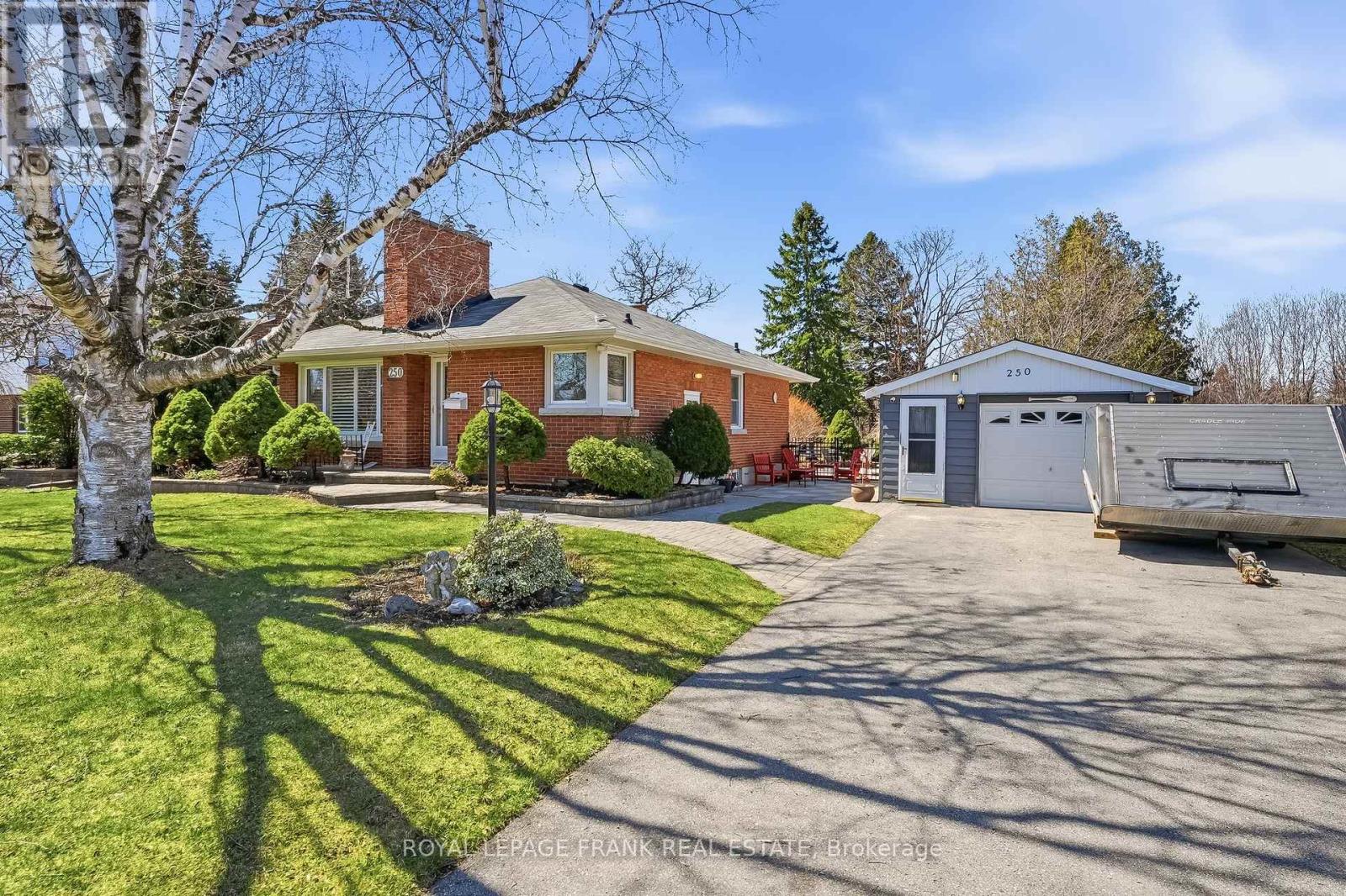 250 MEADOW ROAD, Whitby, Ontario