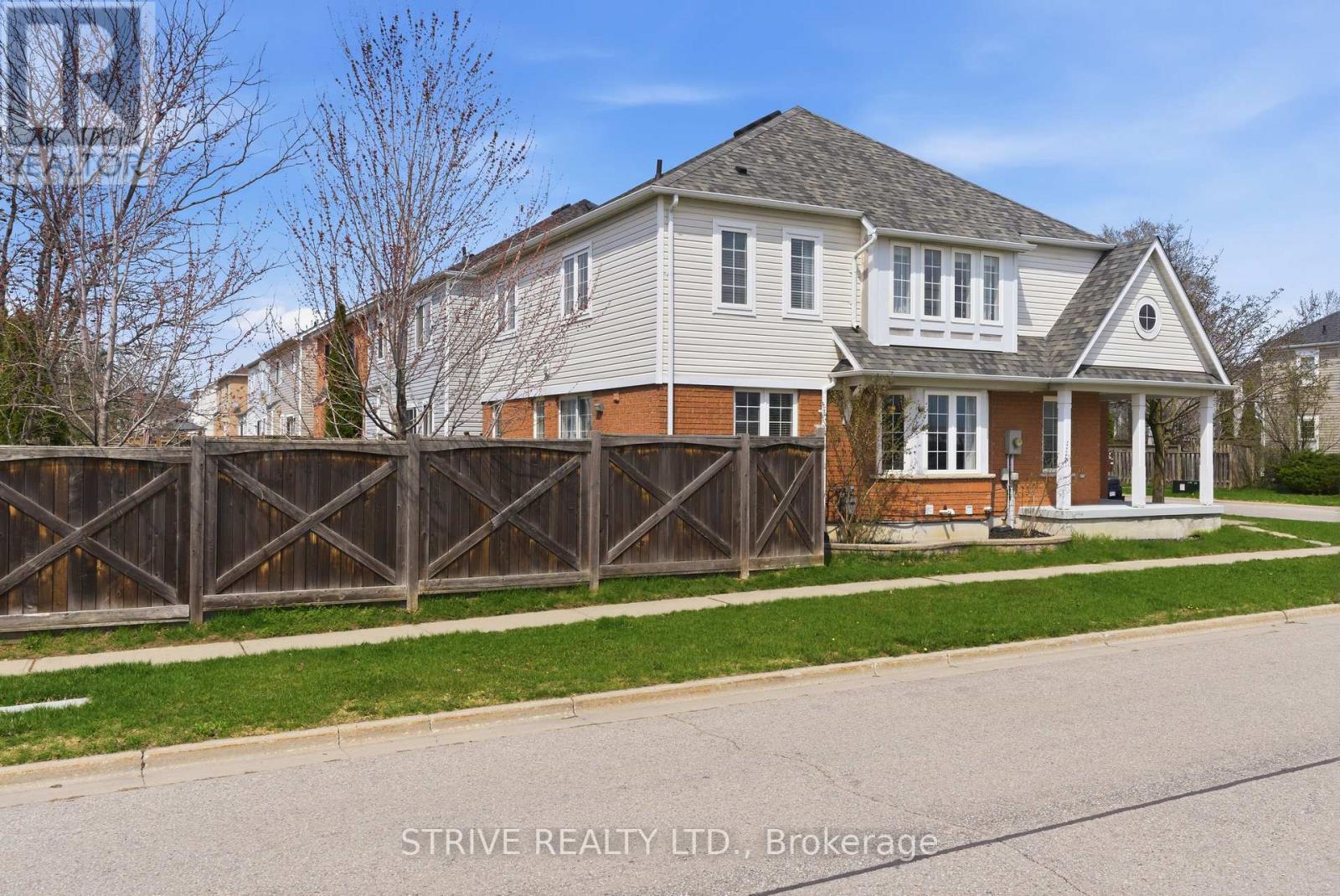 1360 Dumont Street, Oshawa, Ontario  L1K 2V3 - Photo 4 - E13047966