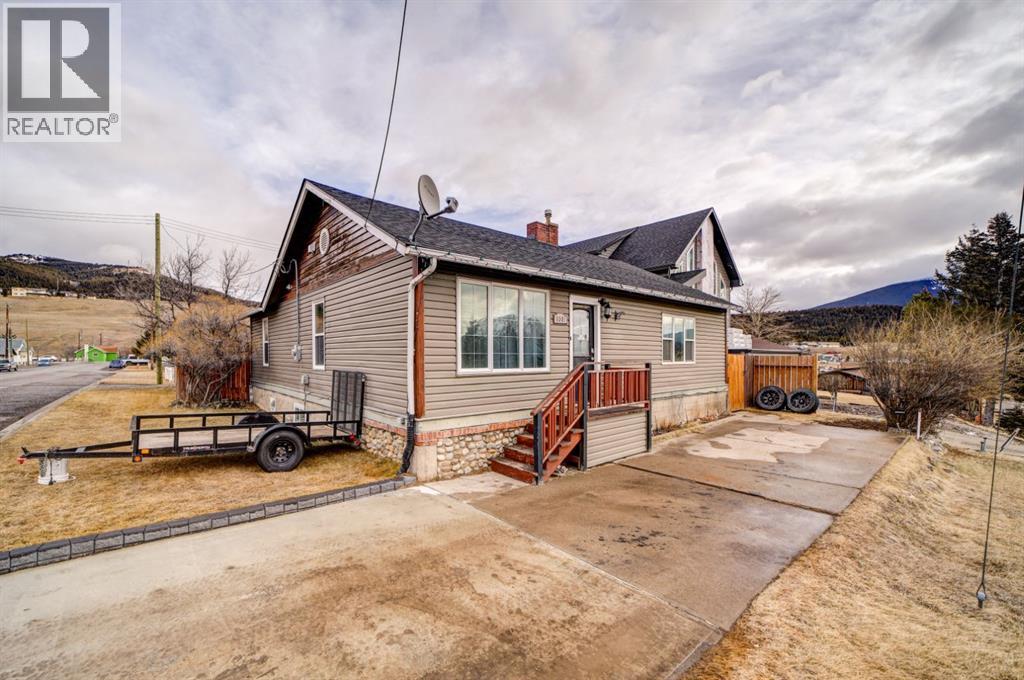 8301 18 Avenue, Coleman, Alberta  T0K 0M0 - Photo 2 - A2294932