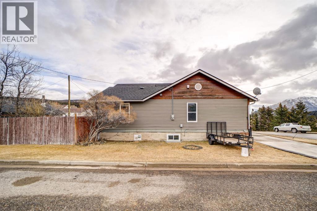 8301 18 Avenue, Coleman, Alberta  T0K 0M0 - Photo 3 - A2294932