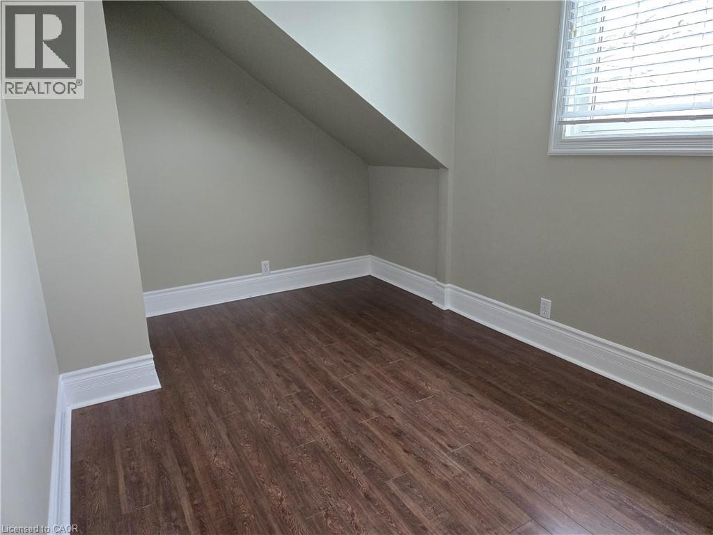 4 Haig Street, St. Catharines, Ontario  L2R 6K5 - Photo 9 - 40824452