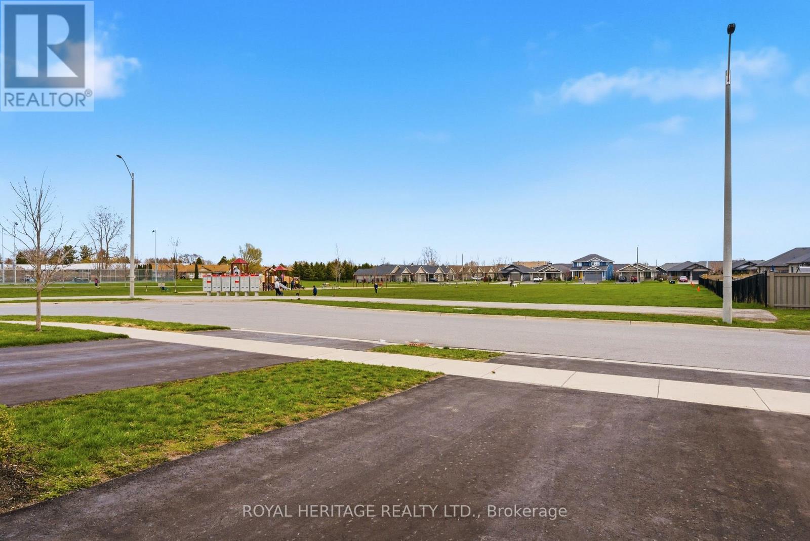 10 Sandhu Crescent, Belleville, Ontario  K8P 0G6 - Photo 4 - X13048066