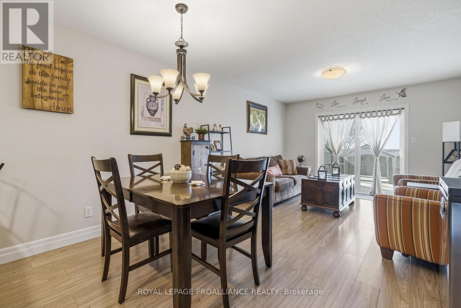 12 Cortland Crescent, Quinte West, Ontario  K8V 0E9 - Photo 10 - X13048116