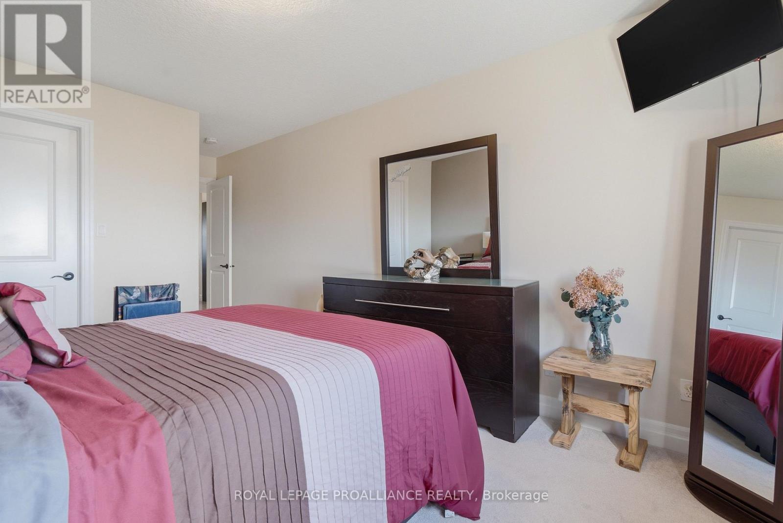 12 Cortland Crescent, Quinte West, Ontario  K8V 0E9 - Photo 20 - X13048116