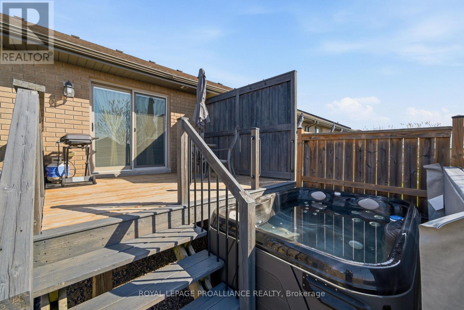 12 Cortland Crescent, Quinte West, Ontario  K8V 0E9 - Photo 32 - X13048116