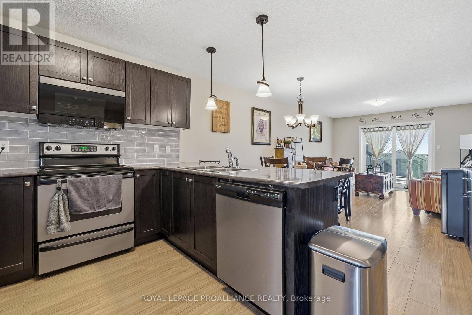 12 Cortland Crescent, Quinte West, Ontario  K8V 0E9 - Photo 6 - X13048116