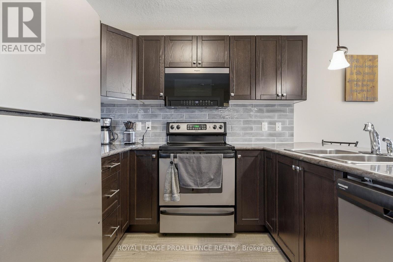 12 Cortland Crescent, Quinte West, Ontario  K8V 0E9 - Photo 7 - X13048116