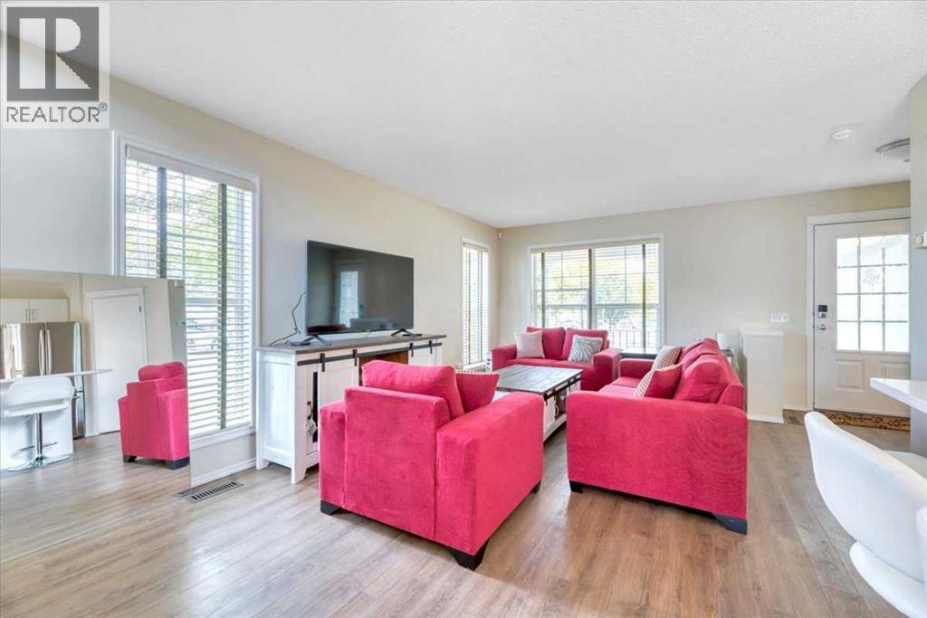 144 Prestwick Avenue, Calgary, Alberta  T2Z 3S6 - Photo 10 - A2299287