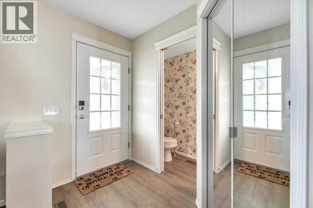 144 Prestwick Avenue, Calgary, Alberta  T2Z 3S6 - Photo 6 - A2299287