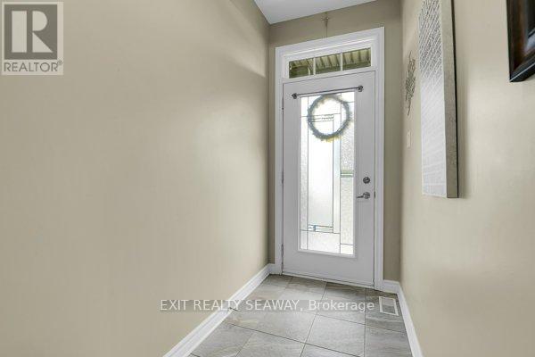 3108 Mauricy Crescent, Cornwall, Ontario  K6K 0B7 - Photo 4 - X13048002