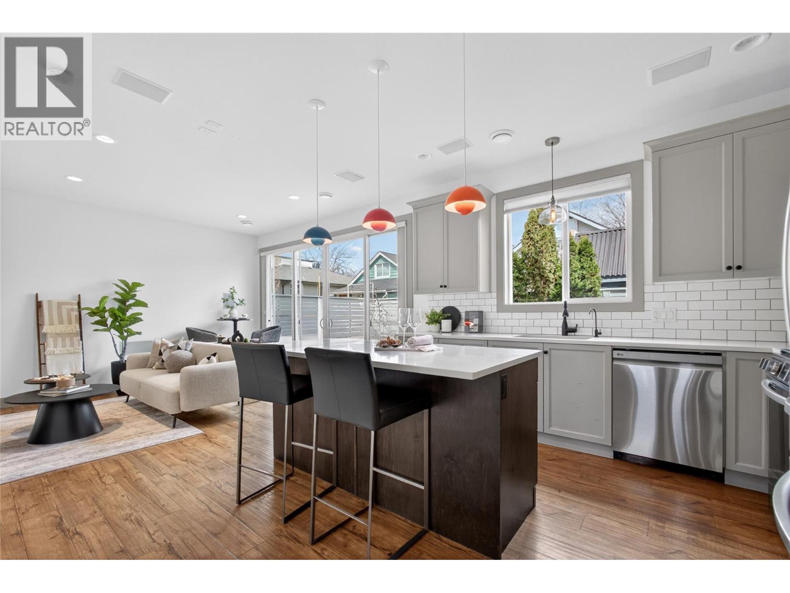 955 Coronation Avenue, Kelowna, British Columbia  V1Y 7A6 - Photo 3 - 10381385