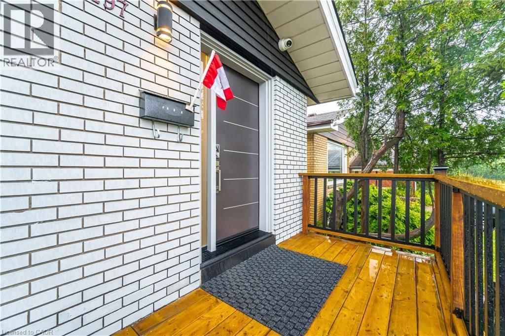 297 Mohawk Road W, Hamilton, Ontario  L9C 1W2 - Photo 4 - 40823920