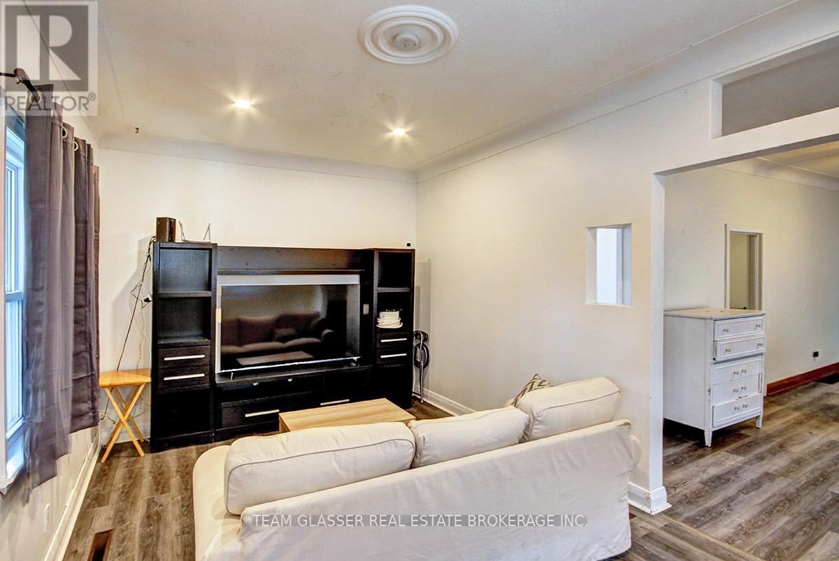 555 Grey Street, London East, Ontario  N6B 1H6 - Photo 5 - X13048030