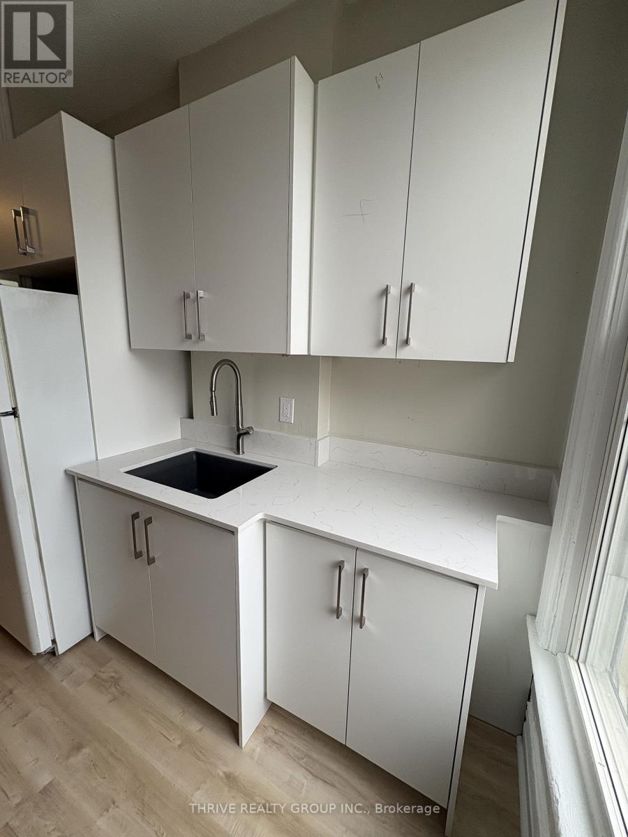 4 - 466 Dufferin Avenue, London East, Ontario  N6B 1Z8 - Photo 3 - X13048126