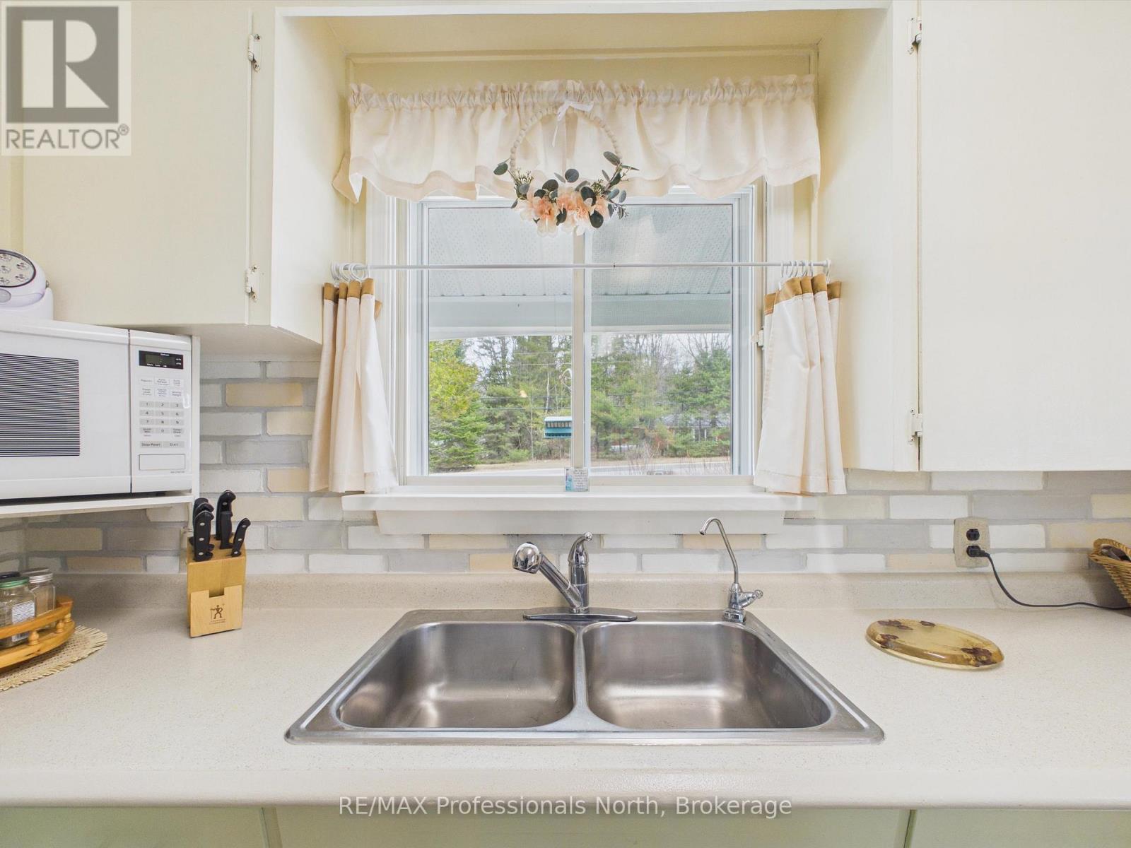 1671 60 Highway, Huntsville, Ontario  P1H 1A2 - Photo 7 - X13047926