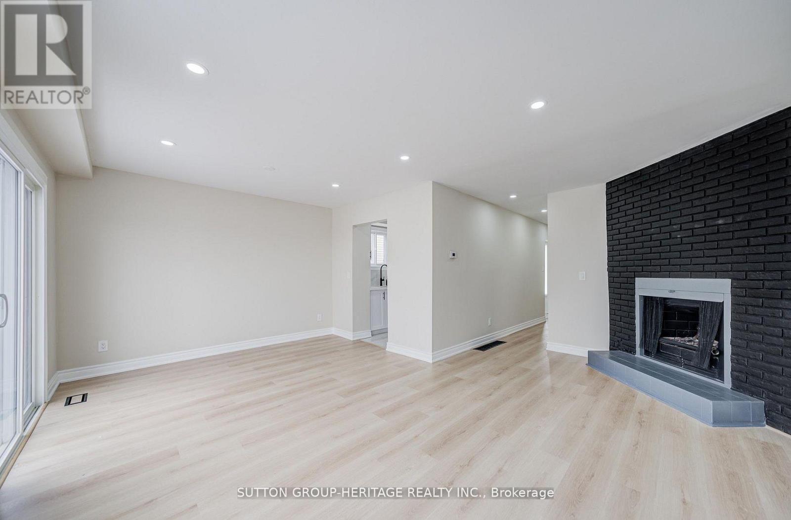 639 Down Crescent, Oshawa, Ontario  L1H 7X9 - Photo 14 - E12985650