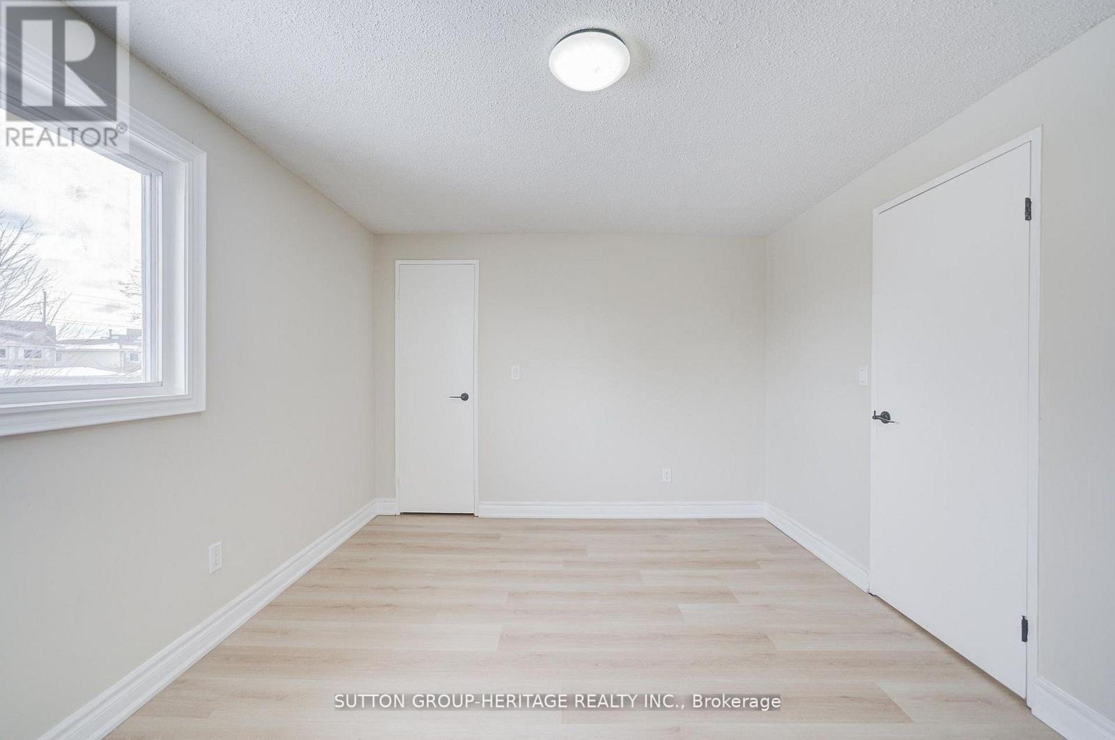 639 Down Crescent, Oshawa, Ontario  L1H 7X9 - Photo 19 - E12985650