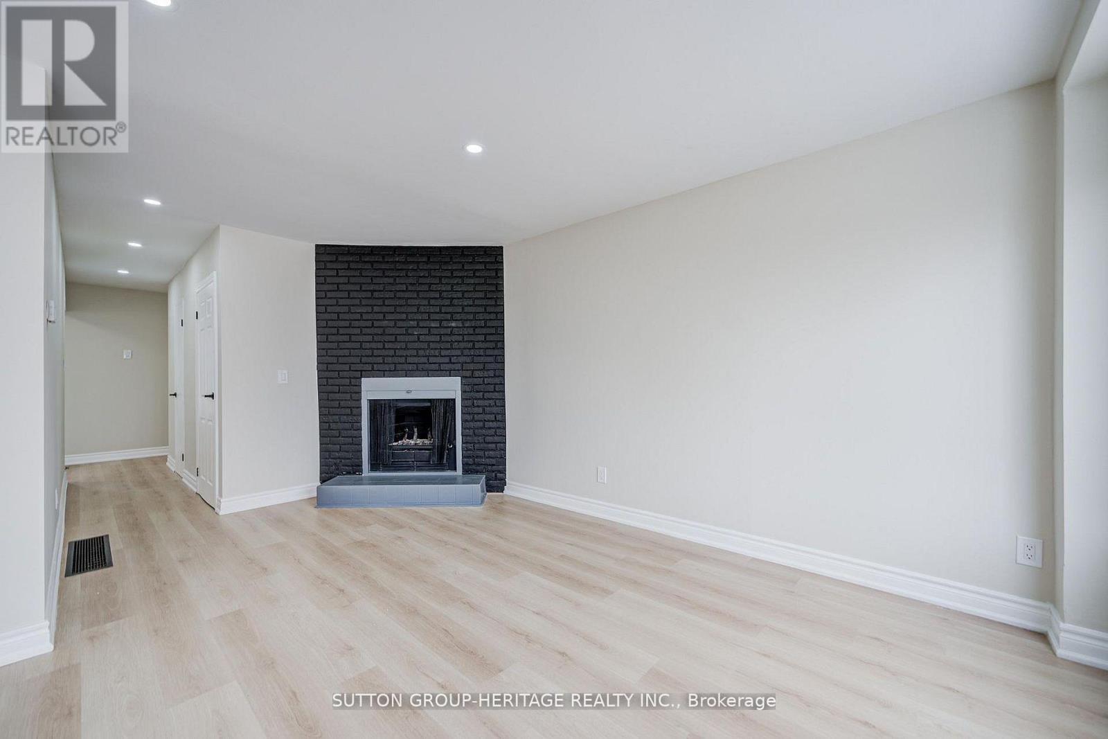 639 Down Crescent, Oshawa, Ontario  L1H 7X9 - Photo 13 - E12985650