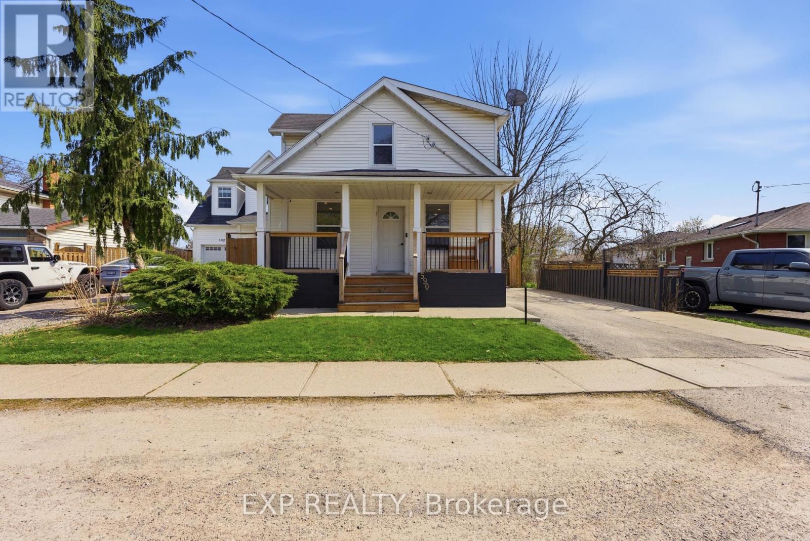 590 Scott Street, St. Catharines, Ontario  L2M 3X6 - Photo 1 - X13048104