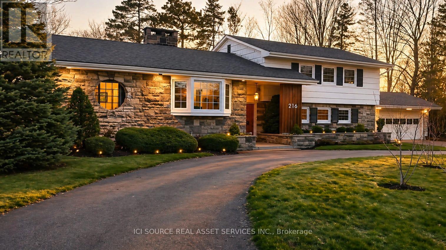 216 BROCKVILLE STREET, Smiths Falls, Ontario