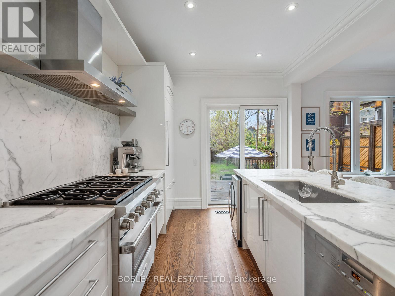 144 Howland Avenue, Toronto, Ontario  M5R 3B5 - Photo 11 - C13047848