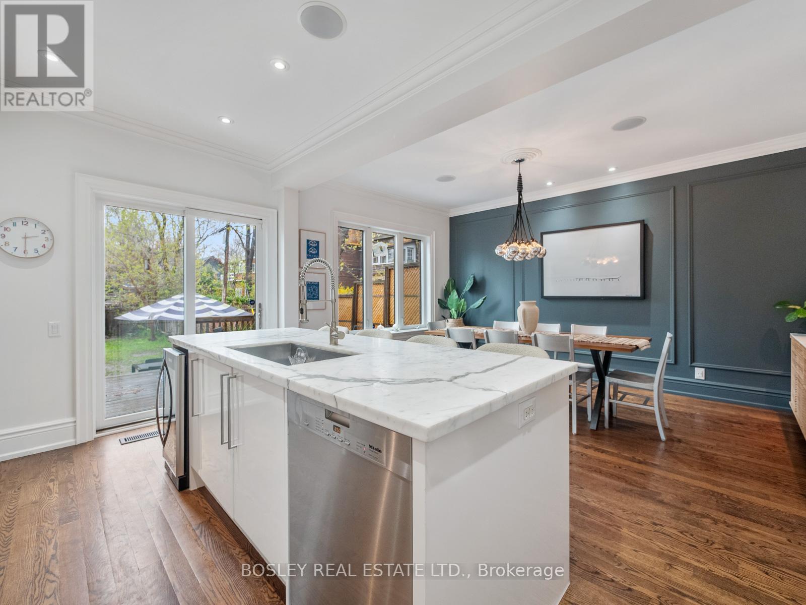 144 Howland Avenue, Toronto, Ontario  M5R 3B5 - Photo 12 - C13047848