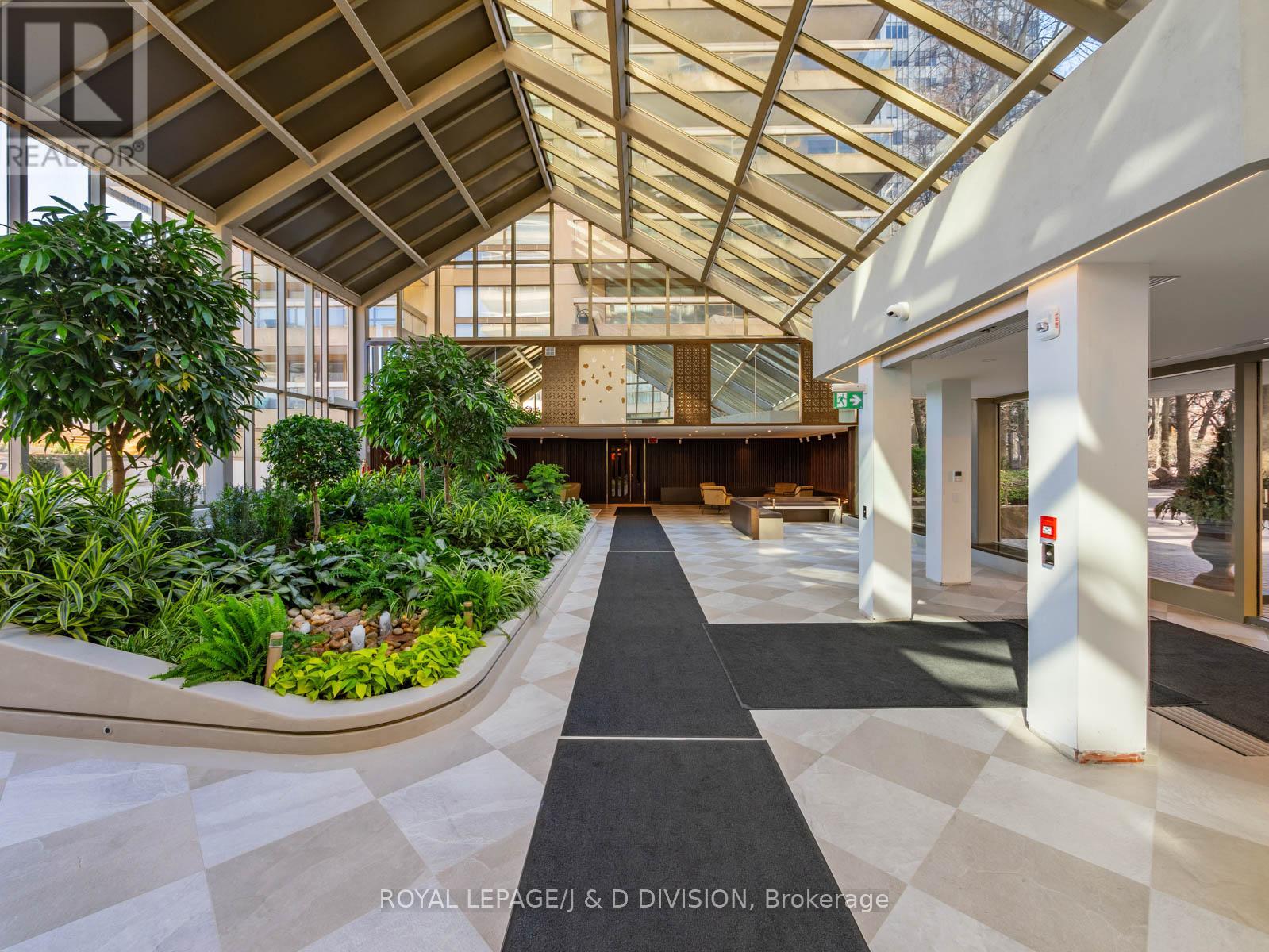 804 - 63 ST CLAIR AVENUE W, toronto (yonge-st. clair), Ontario