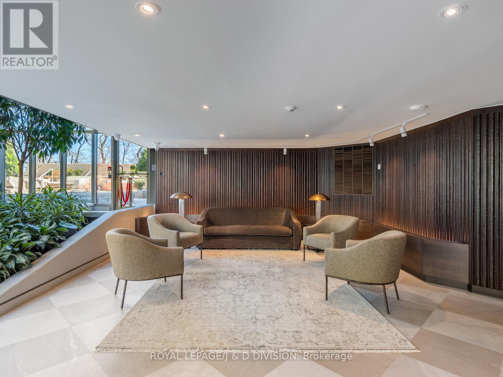 804 - 63 St Clair Avenue W, Toronto (Yonge-St. Clair), Ontario  M4V 2Y9 - Photo 2 - C13047864