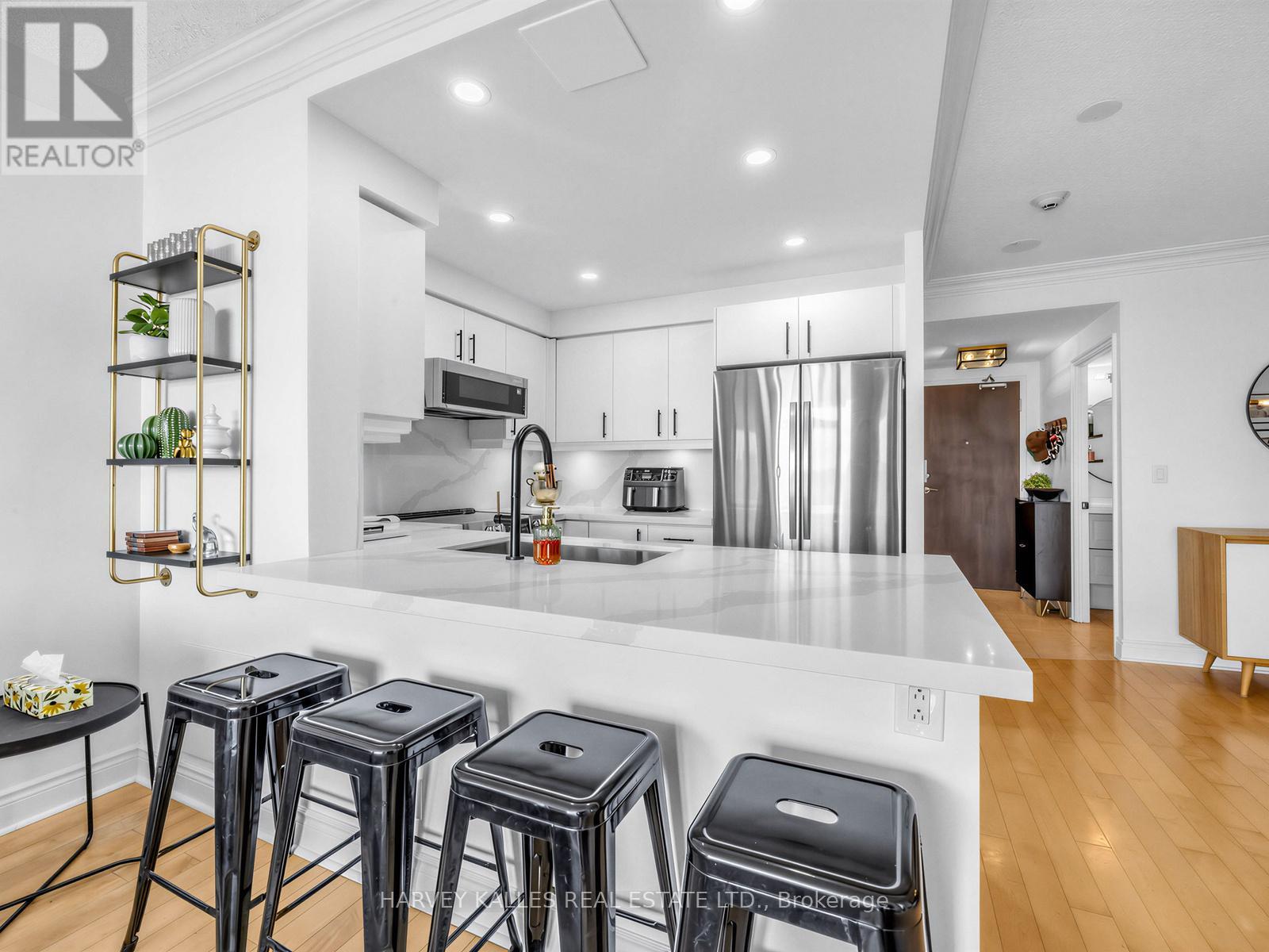 422 - 10 Delisle Avenue, Toronto, Ontario  M4V 3C6 - Photo 10 - C13048078