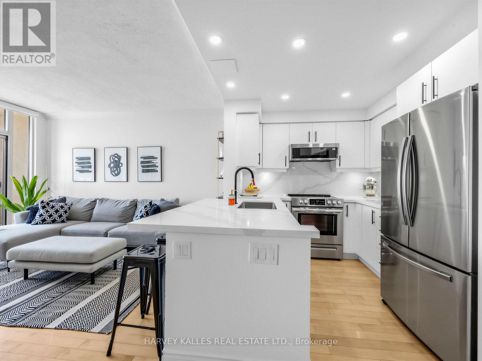 422 - 10 Delisle Avenue, Toronto, Ontario  M4V 3C6 - Photo 11 - C13048078