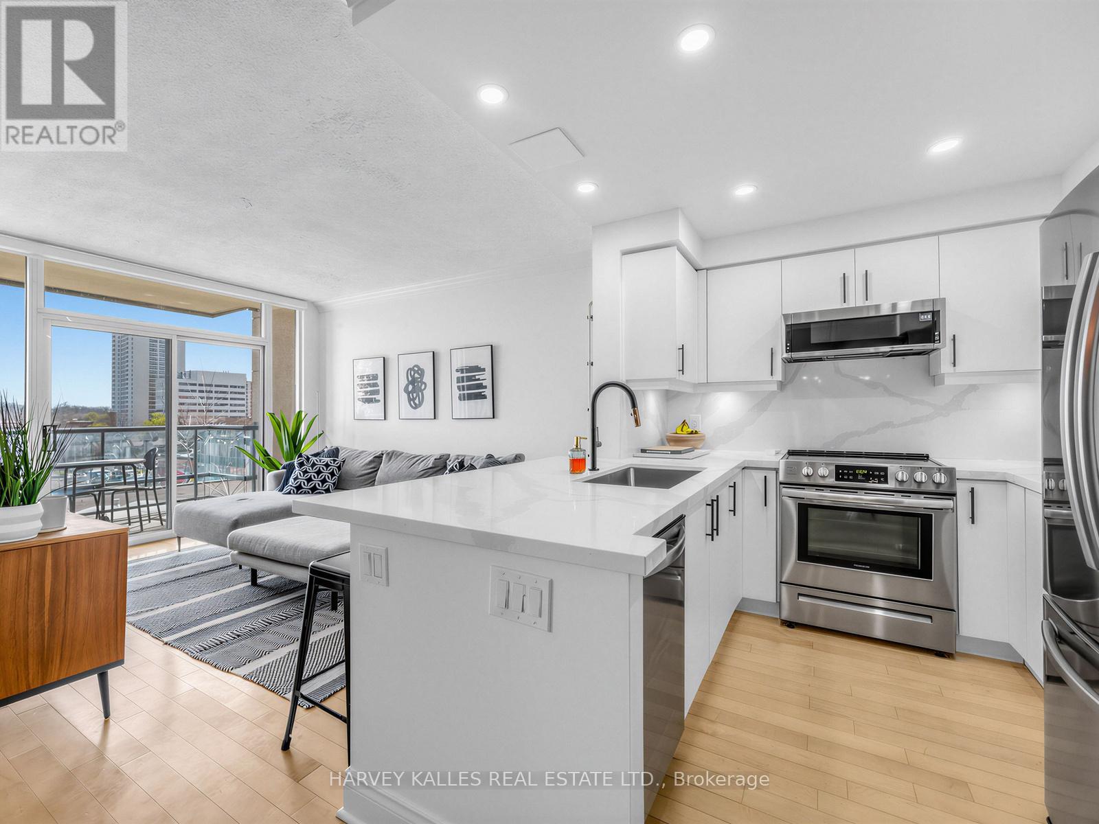 422 - 10 Delisle Avenue, Toronto, Ontario  M4V 3C6 - Photo 12 - C13048078