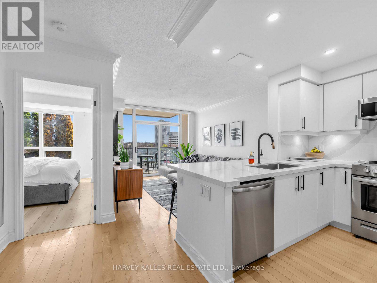 422 - 10 Delisle Avenue, Toronto, Ontario  M4V 3C6 - Photo 13 - C13048078