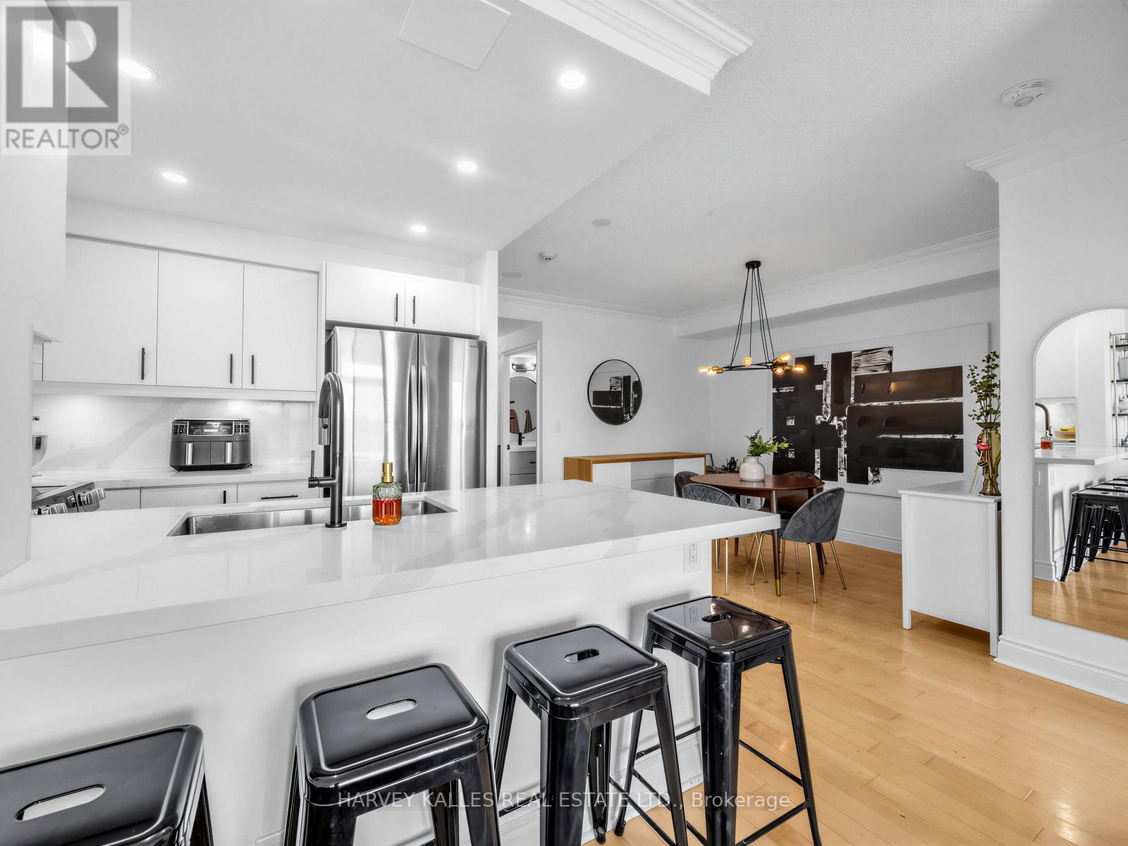 422 - 10 Delisle Avenue, Toronto, Ontario  M4V 3C6 - Photo 14 - C13048078