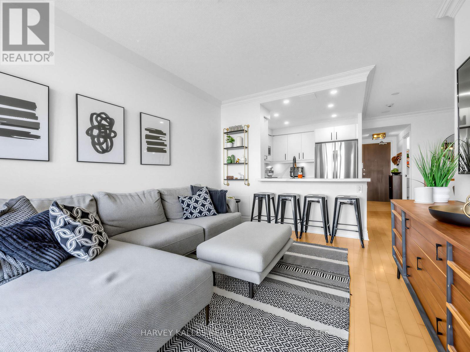 422 - 10 Delisle Avenue, Toronto, Ontario  M4V 3C6 - Photo 17 - C13048078